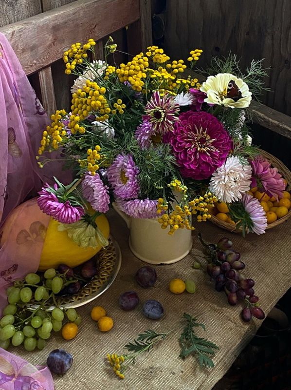 Цветы и фрукты фото превью