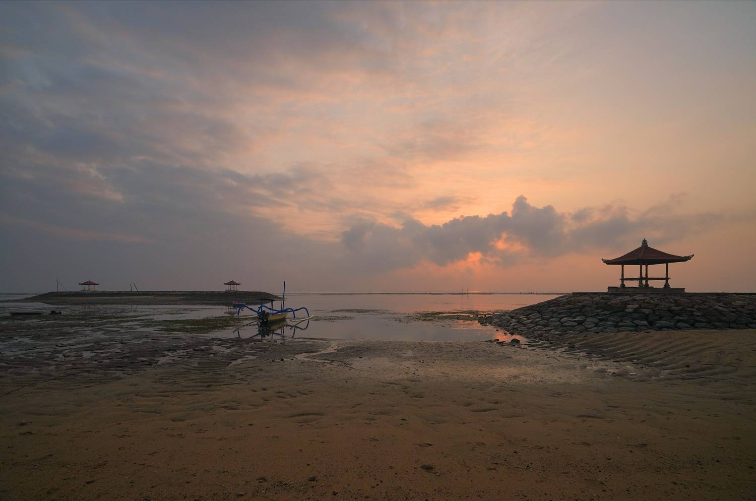 dawn, sunrise, shore, sea, ocean, sky, horizon, boat, color, light, reflection, landscape, nature, morning, bright, jukung, low tide,  Сергей Андреевич