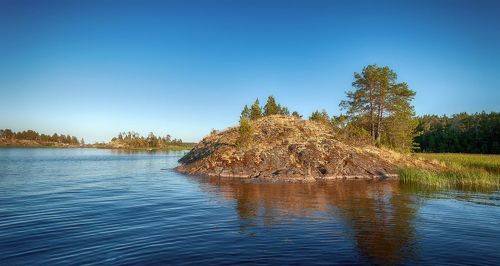 На островах