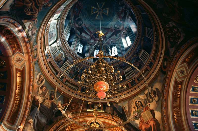 пленка, kodak, ektar 100, nikon, film, analog, Kodak EKTAR 100, храм, церковь, купола, иконы, богослужение, вера, В храме фото превью