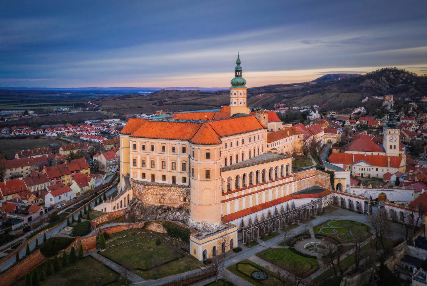 milulov, czech, castle, sunrise, winter, moravia, aerial, january 2024, рассвет, замок, зима, город, чехия, архитектура, моравия, аэросъёмка, микулов, январь 2024, Вовк Сергей