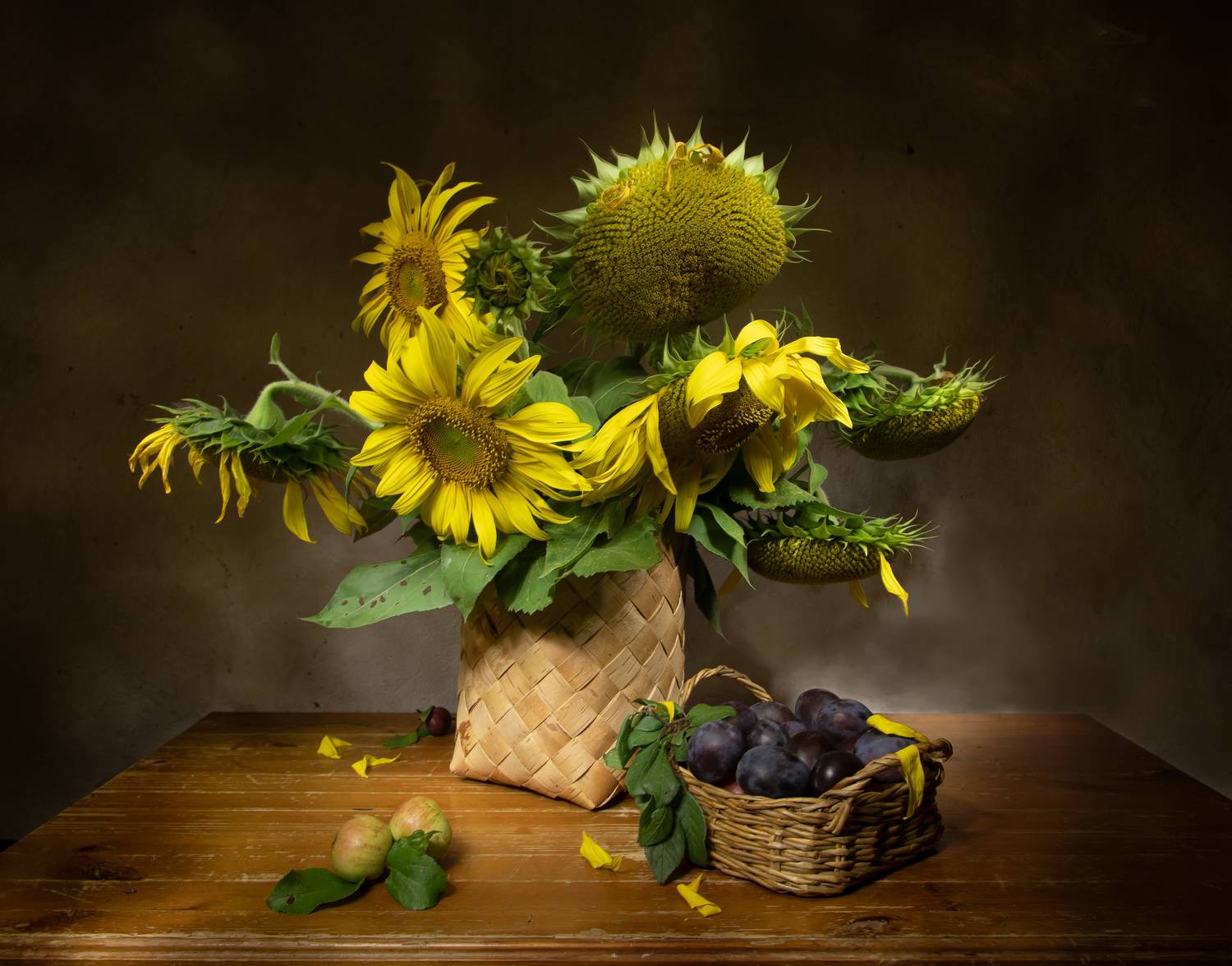 натюрморт, подсолнухи, сливы, яблоки, Феденкова Татьяна