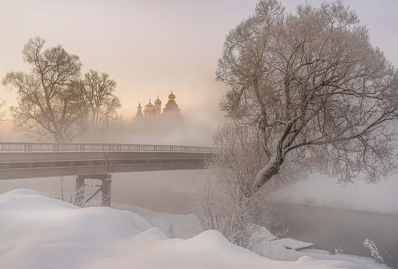 Раннее утро у реки фото превью