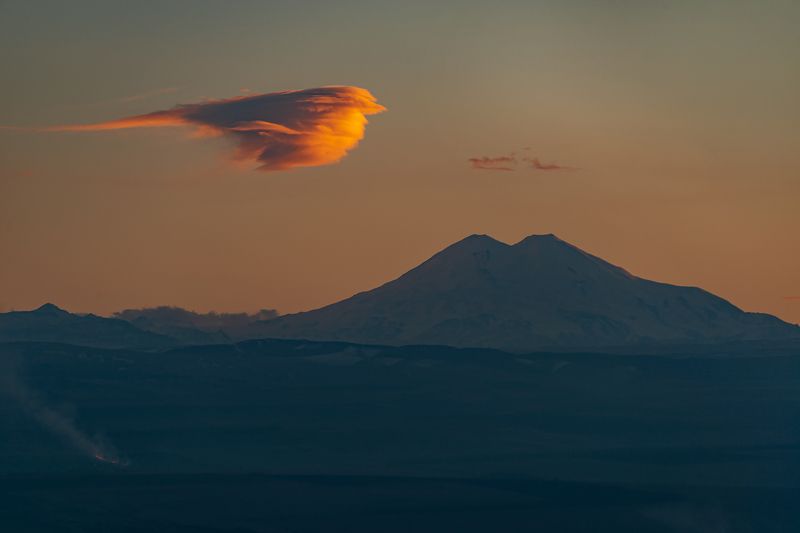 Облачная птичка у Эльбруса фото превью