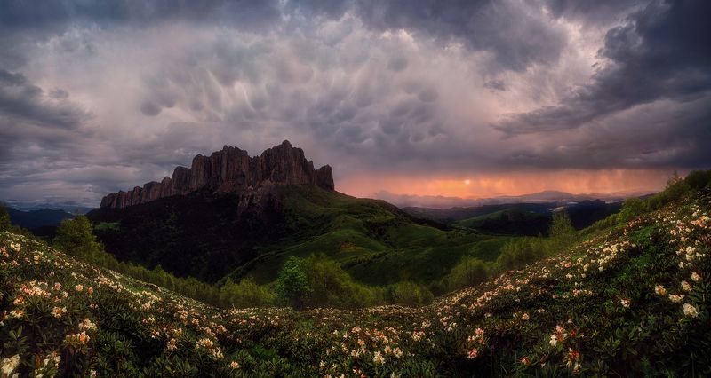 большой тхач, облака мамматусы. «Мамматусы» над Большим Тхачем. фото превью