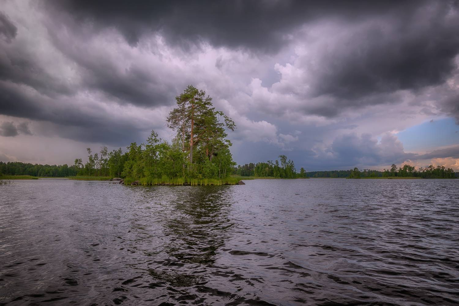 островок, озеро, тучи, Сергей Аникин
