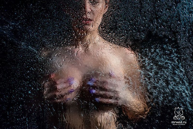 капли, стекло, душ, руки капельки фото превью