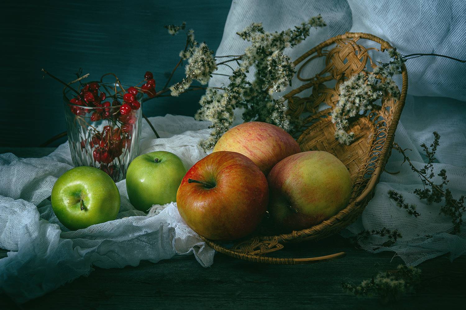 яблоки, стакан, калина, марля, Баг Алексей