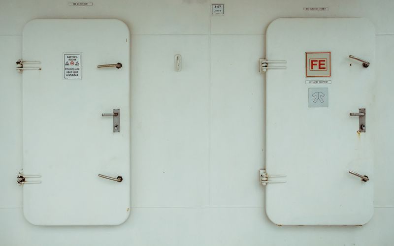 35, Canon, Color, Colors, Doors, Light, Ocean, Photo, Photography, Russia, Sakhalin, Sea, Ship, Tourism, Travel, Water, White 6 фото превью