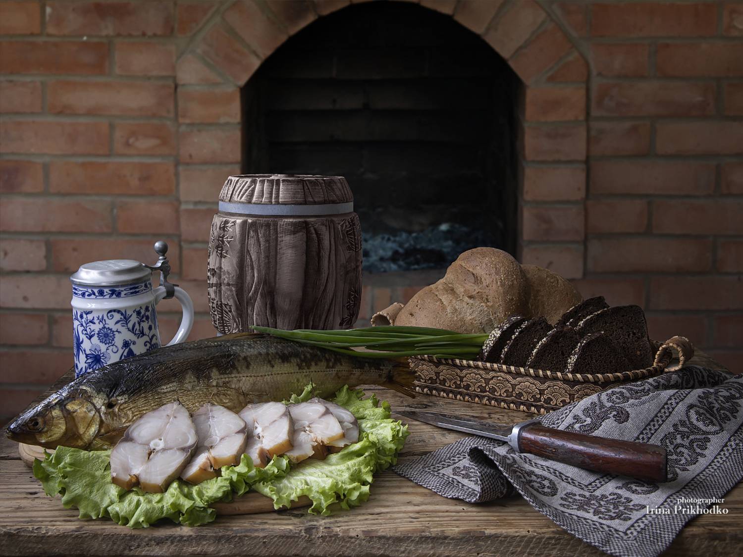 натюрморт, еда, напитки, хлеб, рыба, омуль, копченая рыба, Приходько Ирина