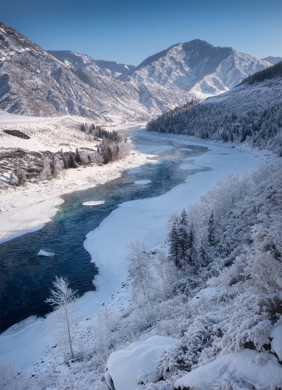 алтай, горный алтай, пейзажи алтая, онгудайский район, горная река, зимний пейзаж, зима, куржак. иней, парящая река, катунь, горы, зимний алтай Неподвластная морозам фото превью