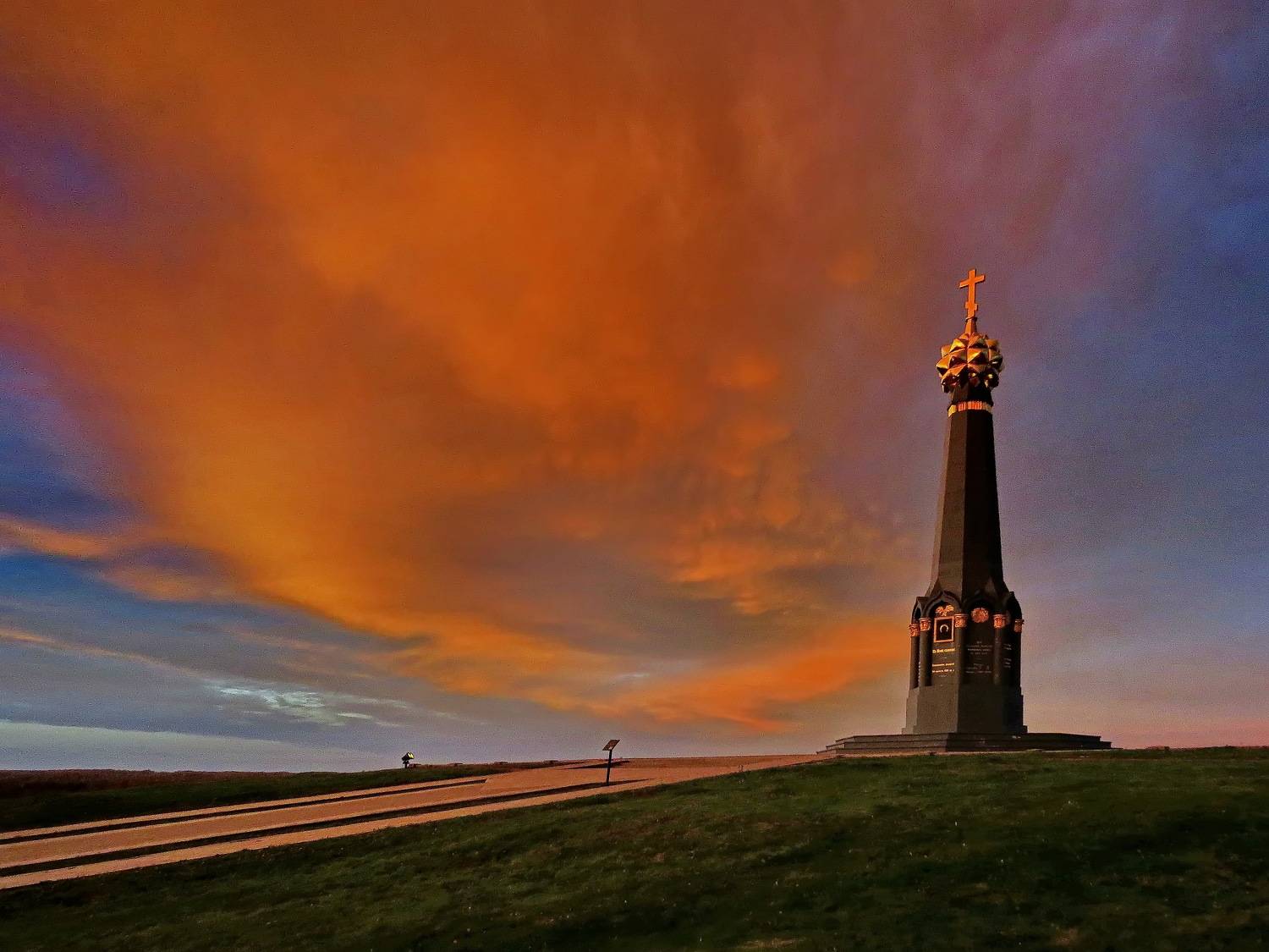 бородинское поле.обелиск героям. ветренный день., Шпинев Борис