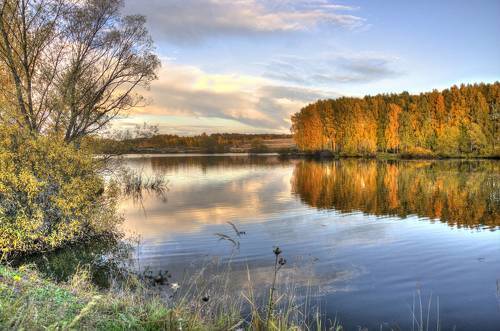 Осеннее озеро