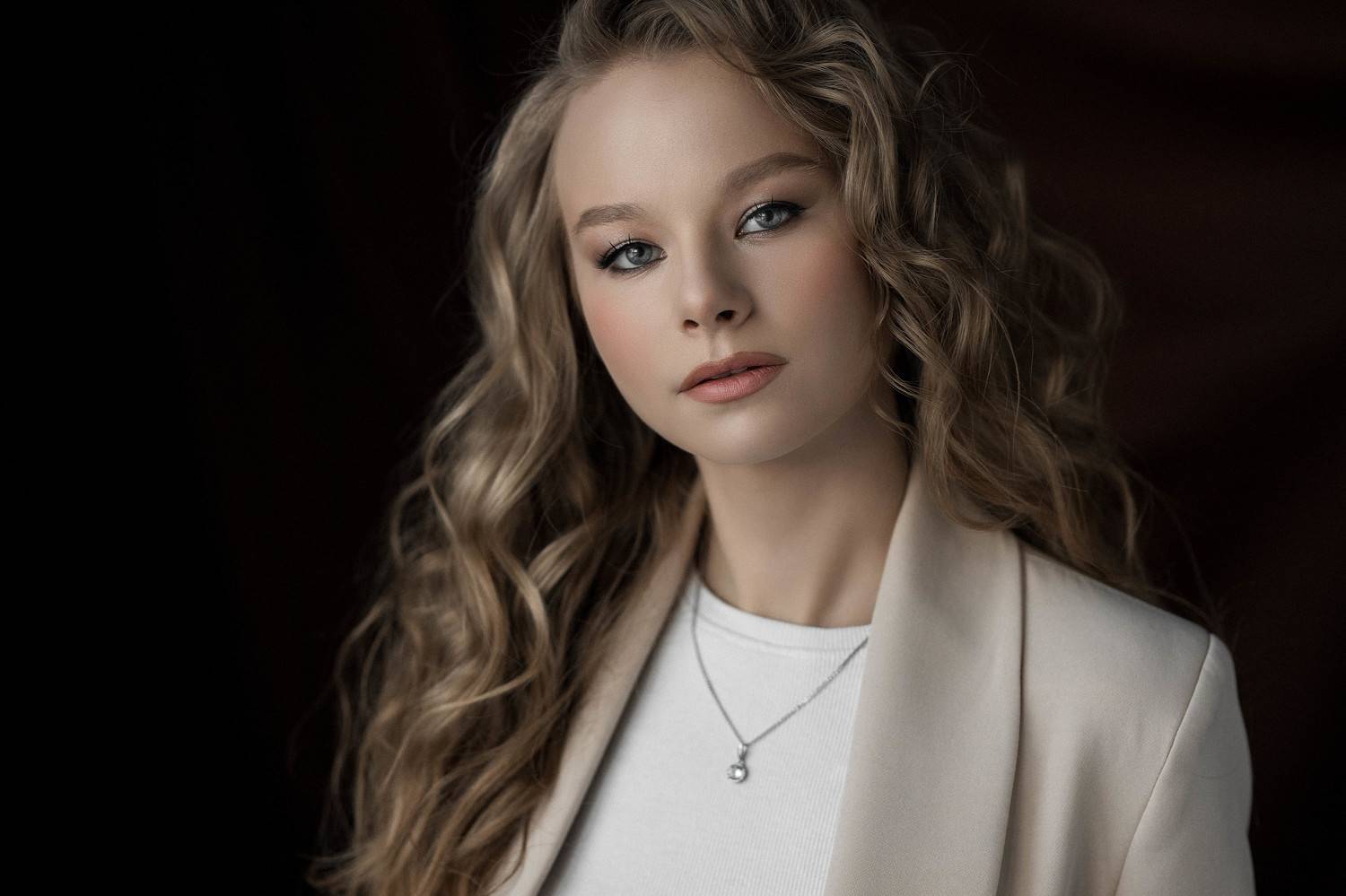 девушка, модель, портрет, фотосессия, гламур, girl, model, modeling, young, portrait, творческий портрет, женский портрет, woman, young woman, glamour, постановка, постановочная фотография, fashion, Васильев Владимир