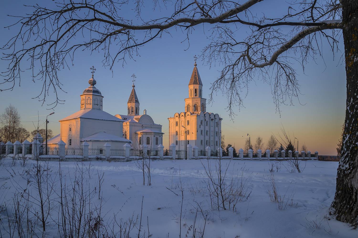 церковь, монастырь, вечер, закат, ветки,, Анкудинов Леонид