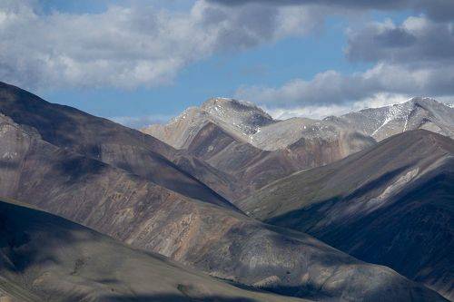 Разноцветные горы