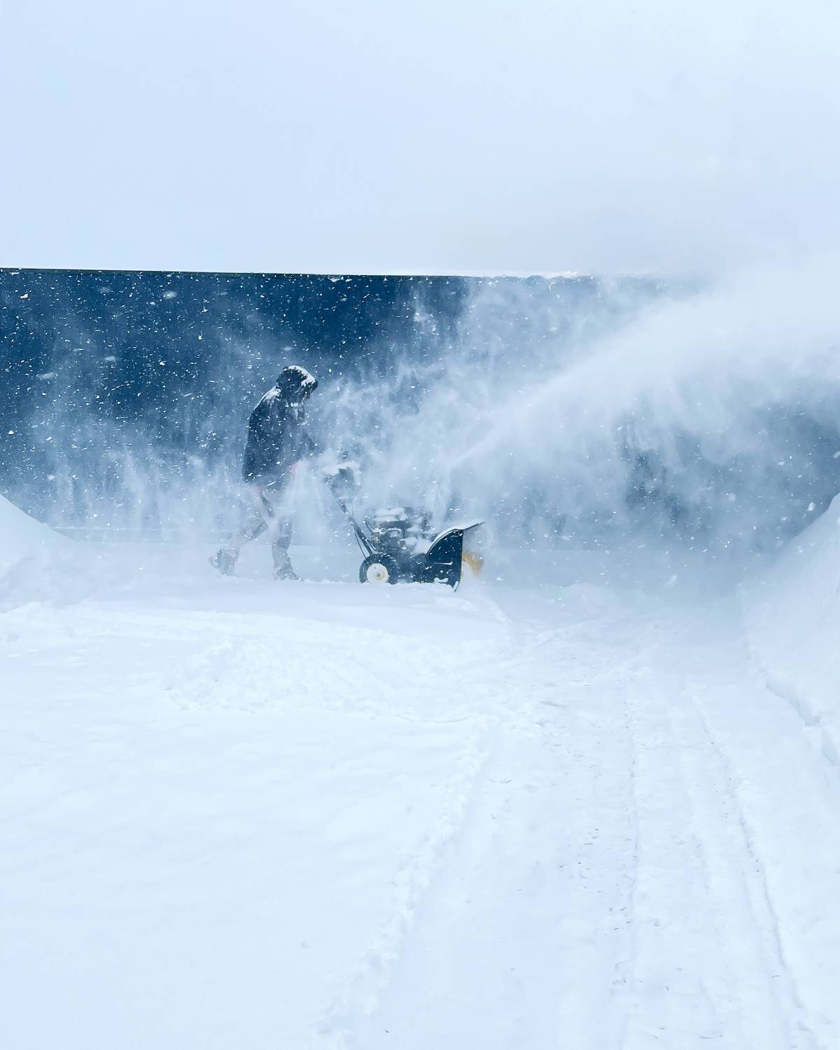 снег, работа, жанр, портрет, человек, уборка снега, Мартыненко Дмитрий