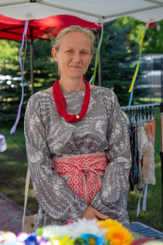 Новосёлово, Калининградская область, Россия, портрет, женщина, позитив, улица, фотография, фестиваль, репортаж, Novoselovo, Kaliningrad region, Russia, portrait, woman, positive, street, photography, festival, reportage Женский портрет. фото превью