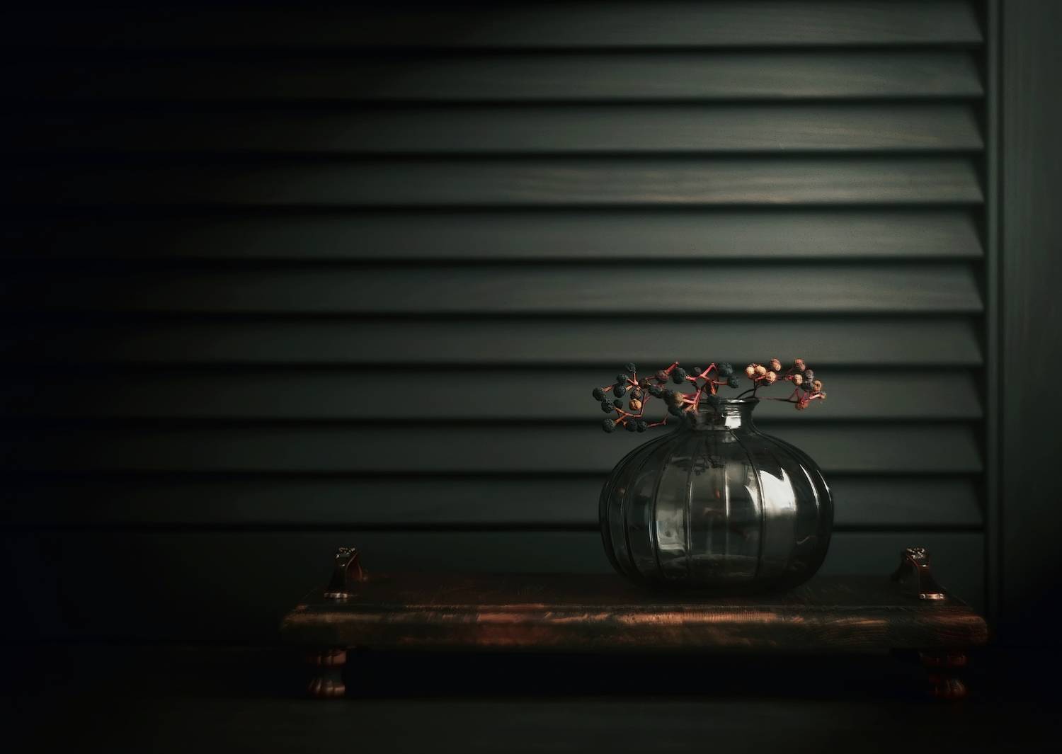 вазочка с сухоцветом, созерцание, композиция натюрморта, натюрморт, сухой виноград, vase with dried flowers, contemplation, still life composition, still life, dry grapes, Стасов Виталий