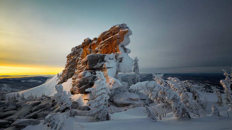 Снег Скалы Рассвет Горы Камни Пейзаж   фото превью