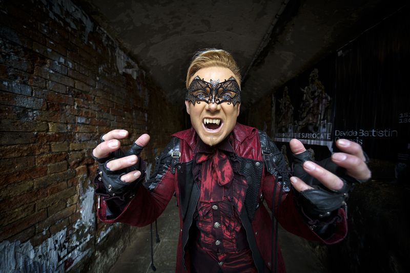 Vampire фото превью