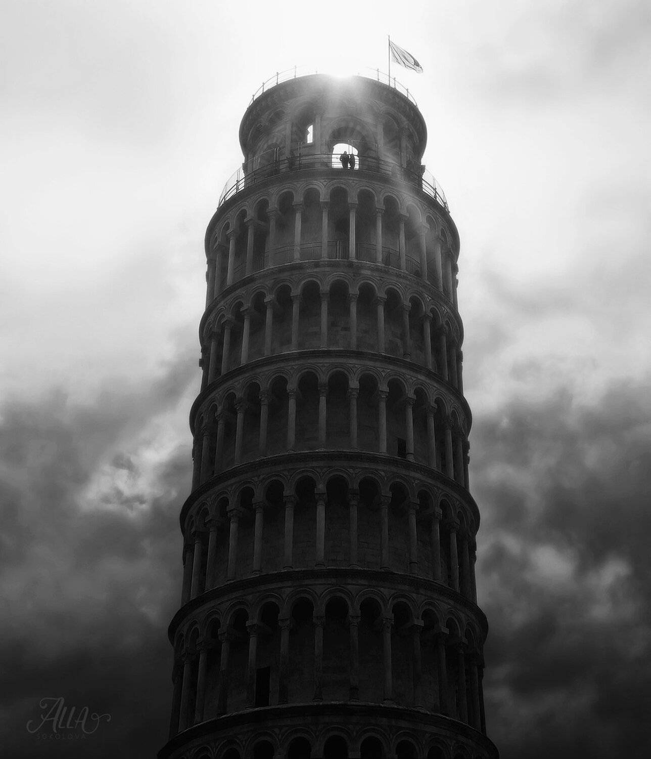 Башня, Колонны, Лучи, Небо, Облака, Парочка, Пиза, Пизанская башня, Силуэты, Флаг, ALLA SOKOLOVA