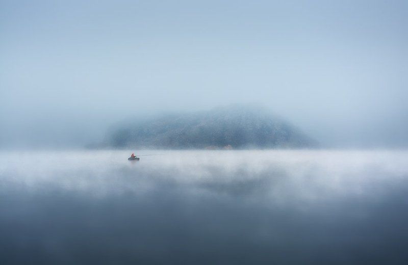 Туманное утро фото превью