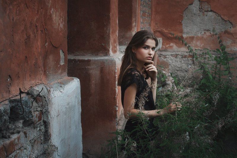 girl,ivankopchenov,natural light,outdoor,portrait,wall,city,иванкопченов,портрет,портрет девушки,здание, стена, натуральный свет Жанна фото превью