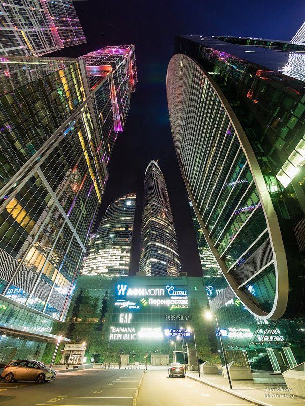 Ночные вертикали фото превью