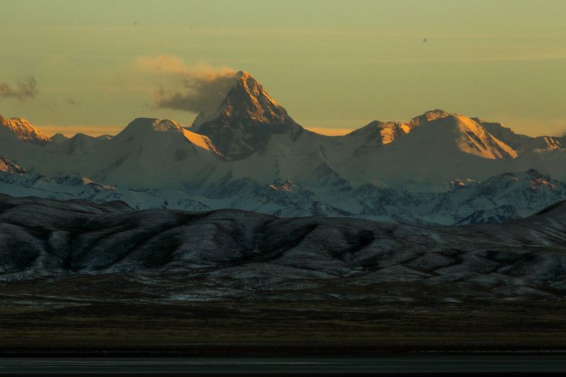 Хан-Тенгри(7,010m) и Тузколь(Tuzkol Lake) - Казахстан фото превью