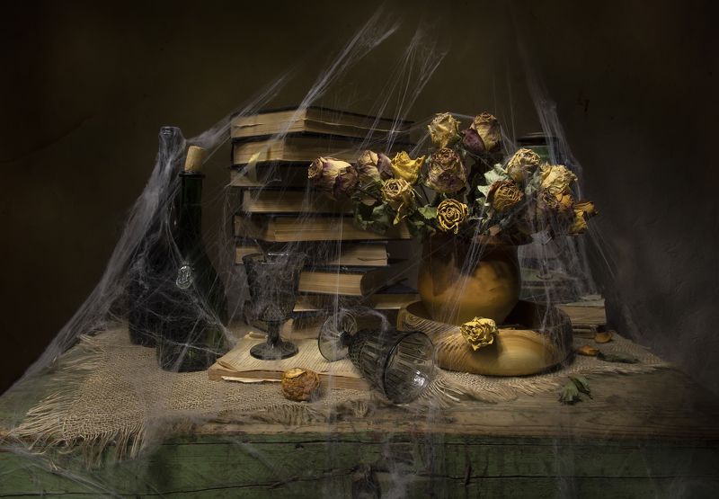 натюрморт, сундук, книги, розы, бутылка На старом сундуке... фото превью