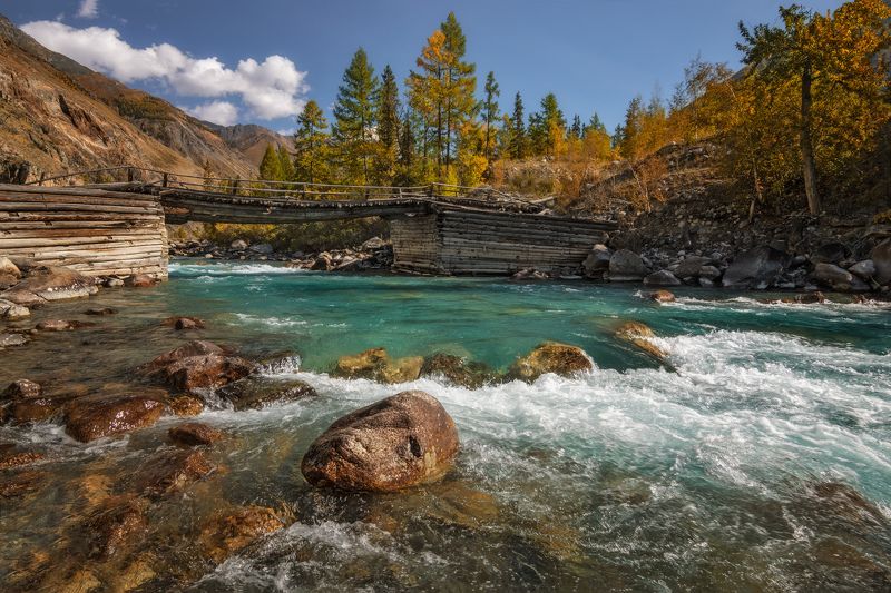 горный алтай,сентябрь2023,река карагем,мост,валун в реке \