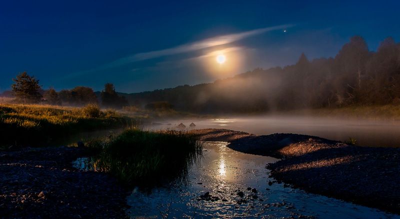 Full Moon Foggy River фото превью