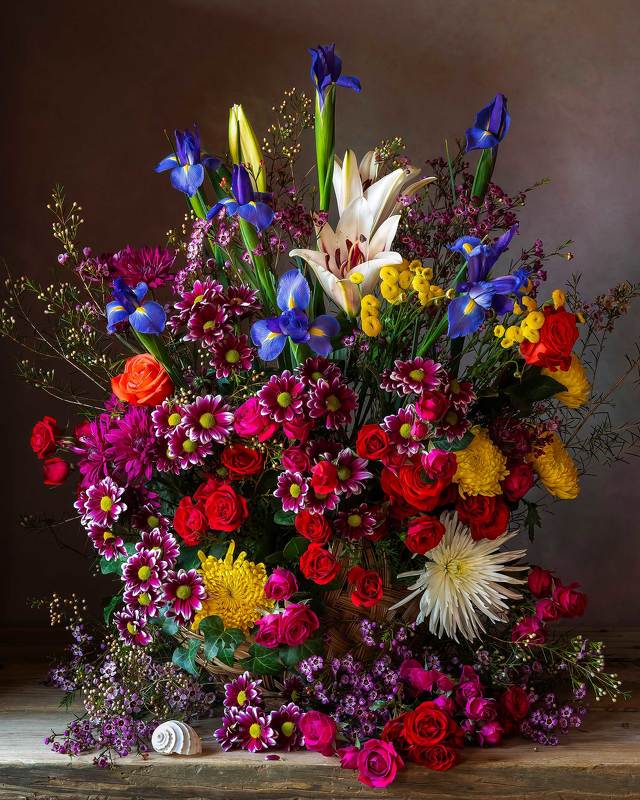 irisis, lilies, mumms, roses, wild flowers, spring blooms, vabrant, still life photography Floral Extravaganza фото превью