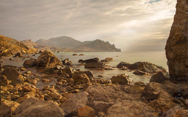 Осеннее море возле Кара-Дага. фото превью