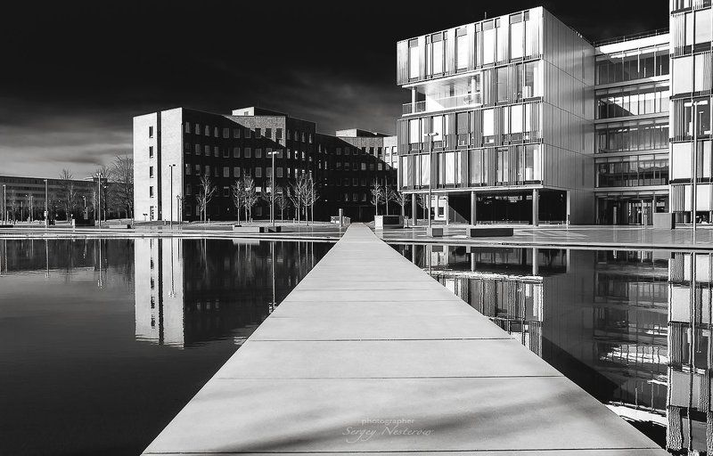 квадрат,диагональ,вода,водаём,здание,перспектива,дорожка,чб,wb,город,пространство,square,diagonal,water,vodem,building,prospect,track,bw,wb,city,space, Пространство.. фото превью