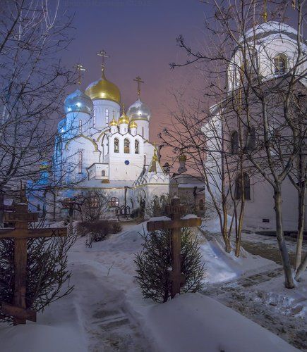 Зимний вечер в монастыре