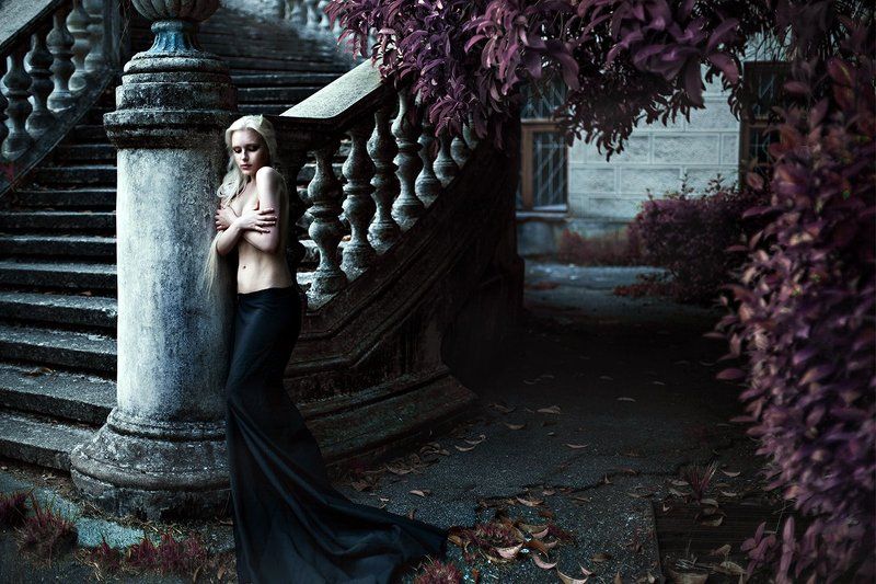 Alone фото превью