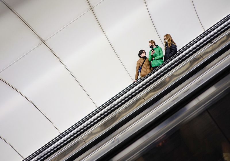 ленинград, санкт-петербург, эскалатор, метро, геометрия, линии, минимализм, урбанистика, анонимность, движение, контраст, раимун, алексей Ленинградские линии фото превью