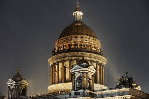 Осенний ливень над Исаакием