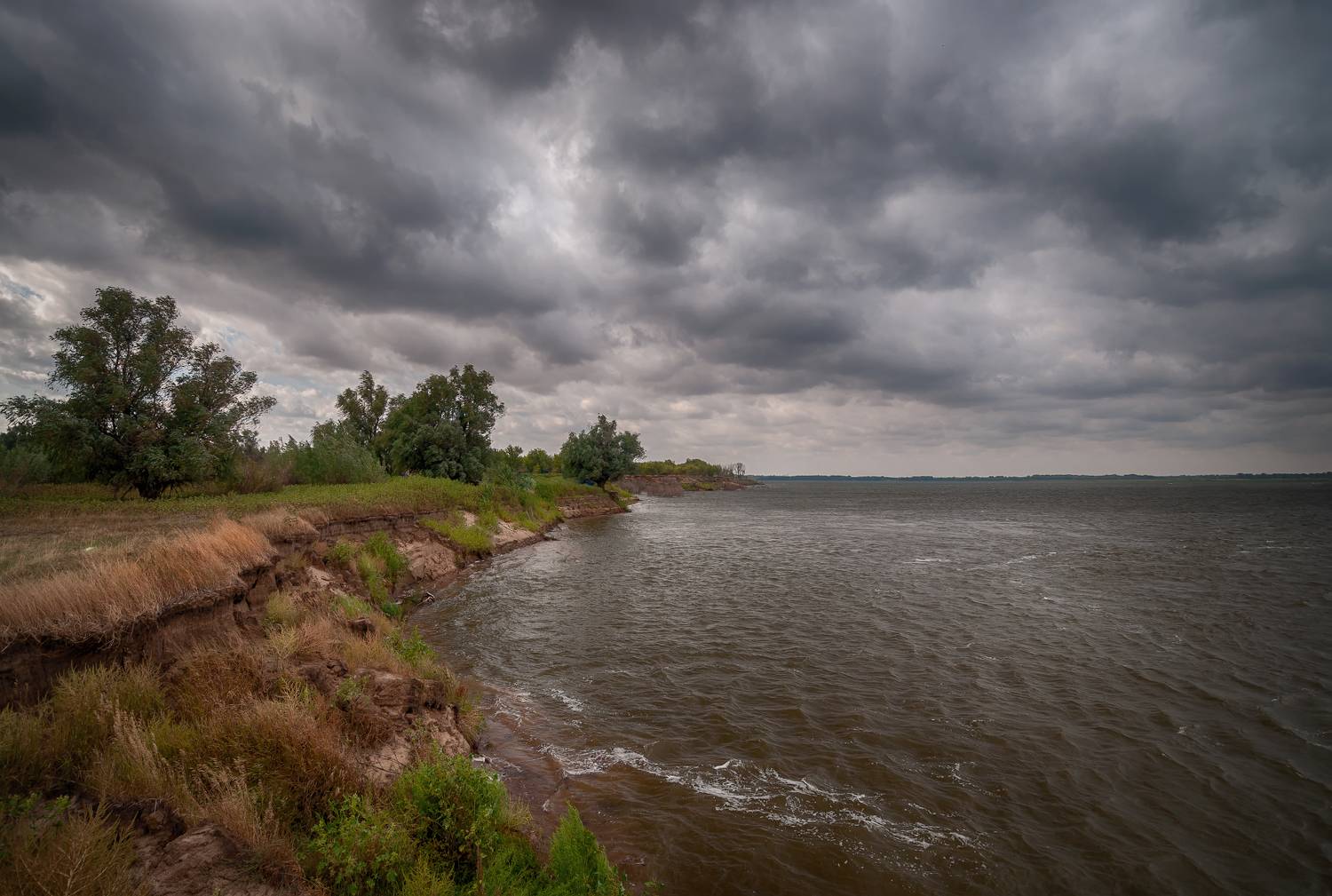 Волга, ветер, тучи, берег, Сергей Аникин