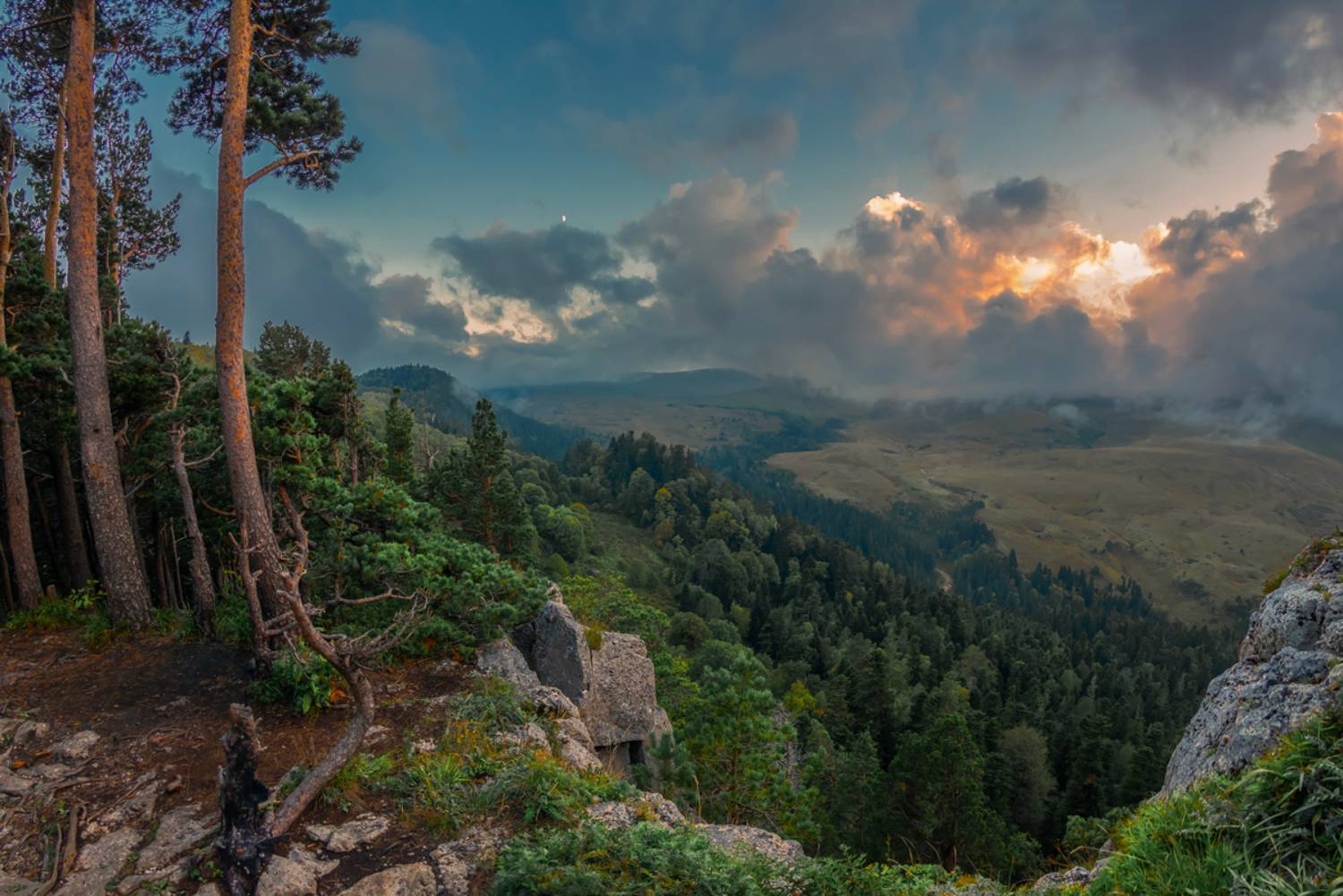 закат горы плато лес, Anatoly