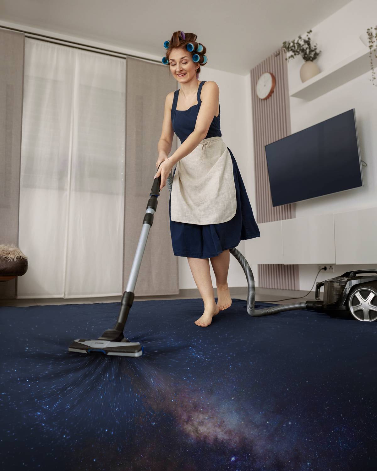 черная дыра, астрономия, галактика, небо, космос, вселенная, девушка, уборщица, пылисос, уборка, пылисосить, хозяйка, Seitner Natalie