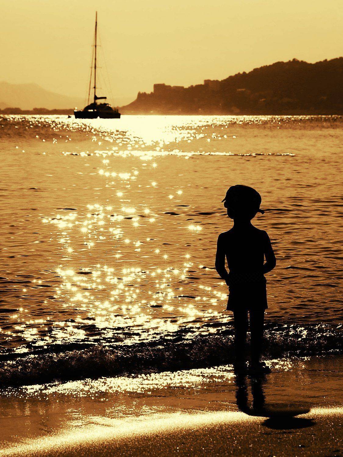 Берег, Вода, Закат, Мальчик, Мечта, Мечтатель, Море, Парусник, Песок, Пляж, Силуэт, Яхта, ALLA SOKOLOVA