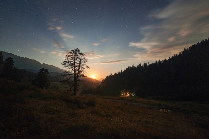 Архыз, август, 2015, луна, ночь Взошла луна, а с ней и ночь светла... фото превью