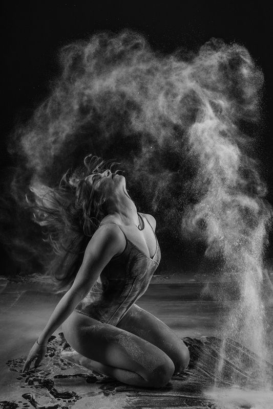 Movement of powder фото превью