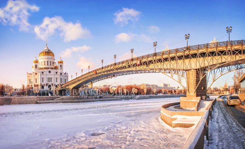 Патриарший мост и Храм Христа Спасителя фото превью