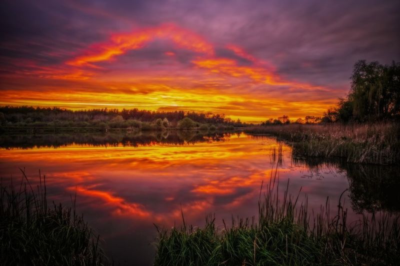 ukraine, lviv, sunset, autumn, украина, львовская область, весна, вечер, закат, озеро, морозы, бартатов Unsettling spring sunset фото превью