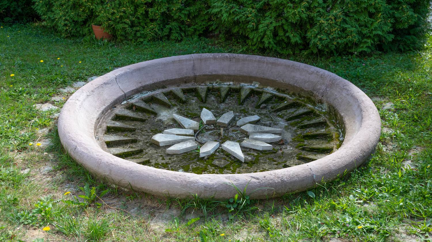 фонтан, Германия, Россия, фотография, остатки, Пруссия, строение, город, старинный, Багратионовск,fountain, Germany, Russia, photography, remains, Prussia, structure, city, ancient, Bagrationovsk , Vadim Svirin