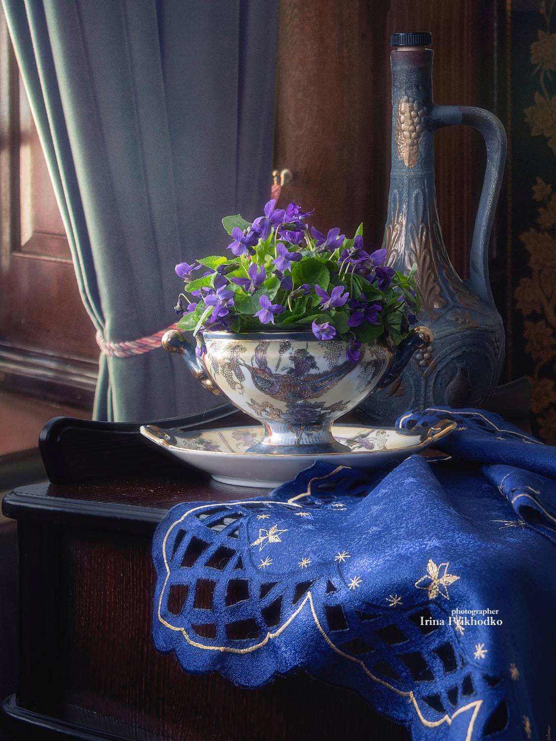 натюрморт, цветы, фиалки, интерьер, Приходько Ирина